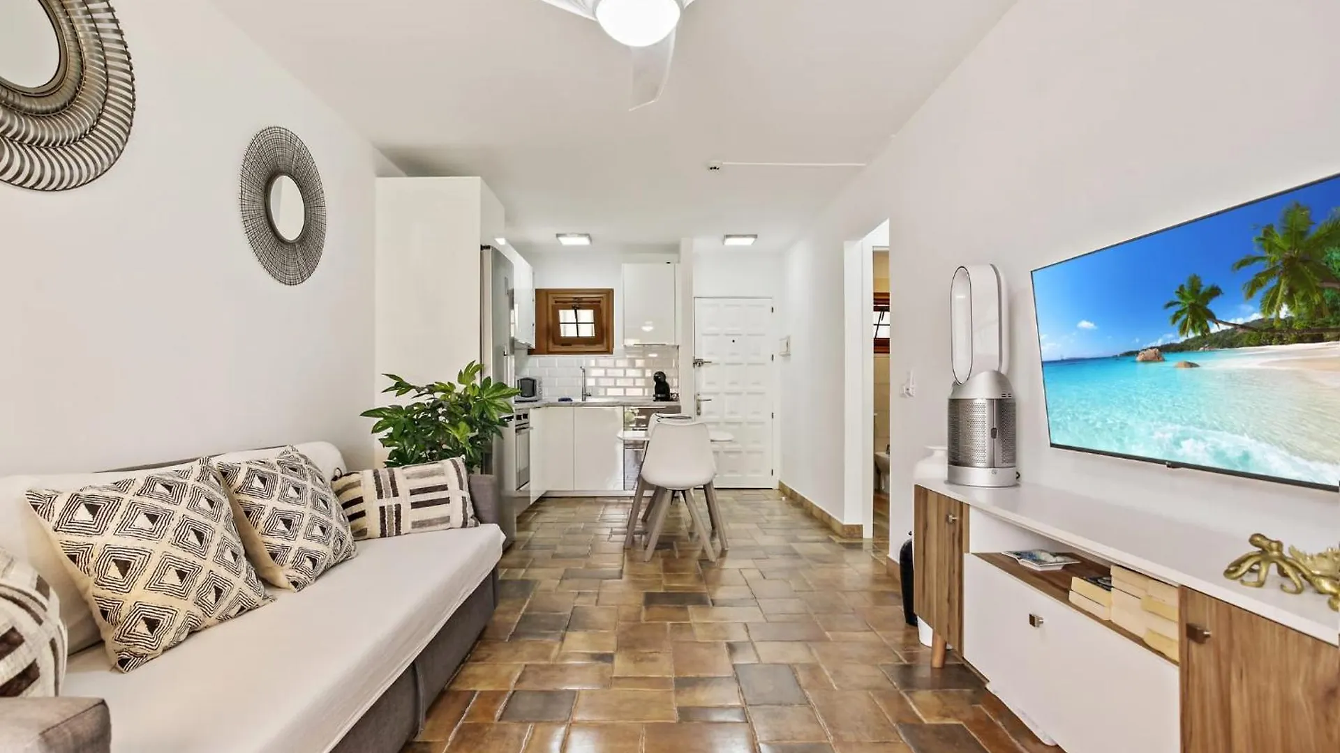 One Bedroom In Costa Adeje Olympus Apartment Playa Feñabe إسبانيا